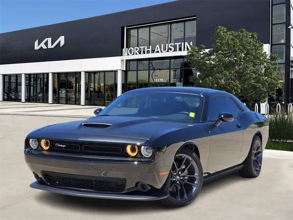 Dodge Challenger with VIN: 2C3CDZBT2PH692625