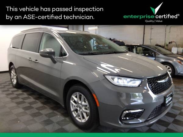 Chrysler Pacifica with VIN: 2C4RC1BG2NR233860