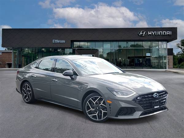 Hyundai Sonata with VIN: KMHL14JC1NA227477