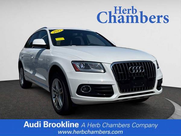 Audi Q5 with VIN: WA1C2AFP2HA090205