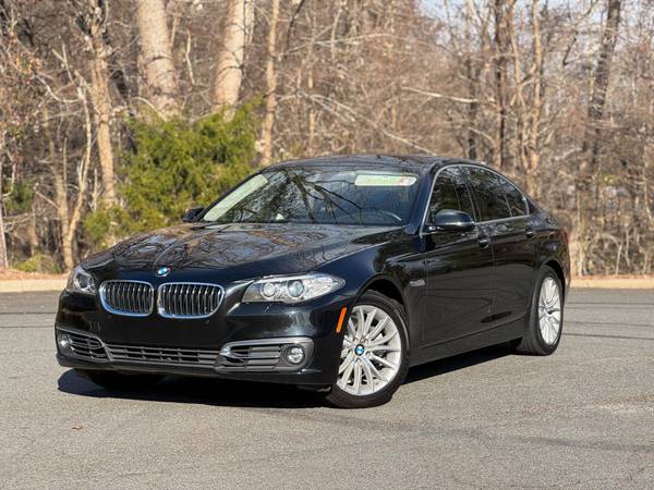 BMW 5 Series with VIN: WBA5A5C54FD524824
