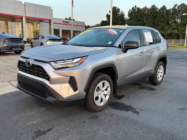 Toyota RAV4 with VIN: 2T3H1RFV3SC318573