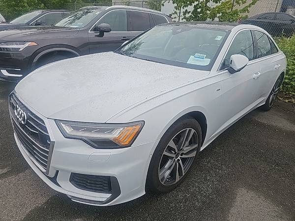 Audi A6 with VIN: WAUM2BF2XNN023955