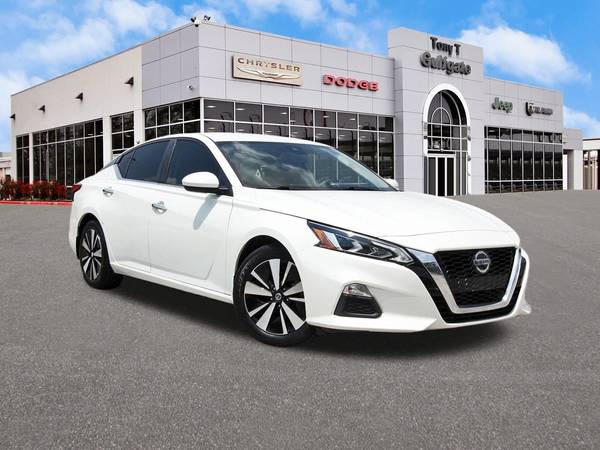 Nissan Altima with VIN: 1N4BL4DV1MN394135