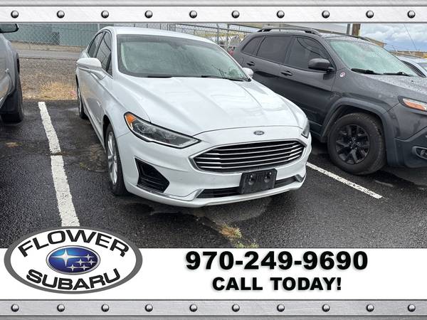 Ford Fusion Hybrid with VIN: 3FA6P0MU1KR259060