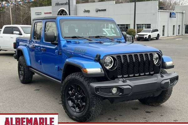 2023 Jeep Gladiator Willys  Crew Cab