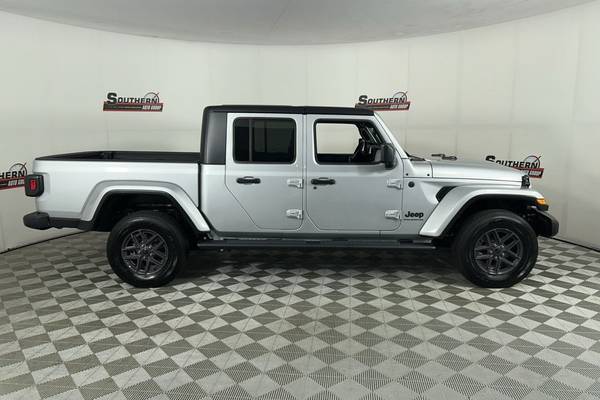 2024 Jeep Gladiator Sport S  Crew Cab