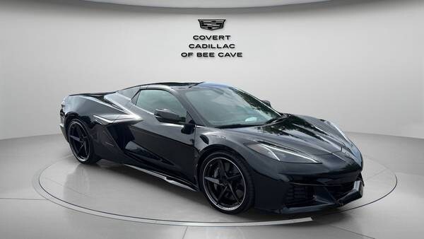 Chevrolet Corvette with VIN: 1G1YK3D44R5200075