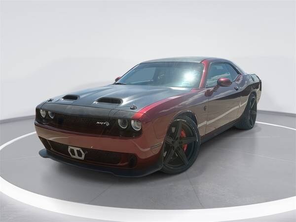 Dodge Challenger with VIN: 2C3CDZC97JH235870
