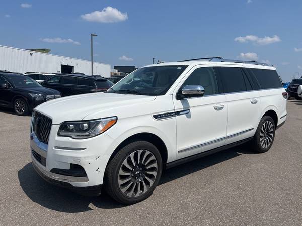Lincoln Navigator with VIN: 5LMJJ3TG9PEL07071
