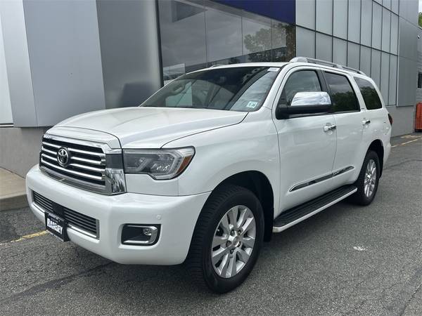 Toyota Sequoia with VIN: 5TDGY5B1XMS183453