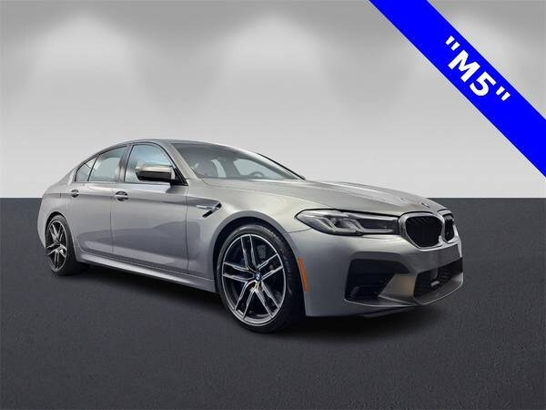 BMW M5 with VIN: WBS83CH04MCF34909