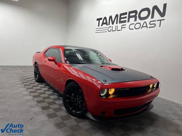 Dodge Challenger with VIN: 2C3CDZBT5LH134679