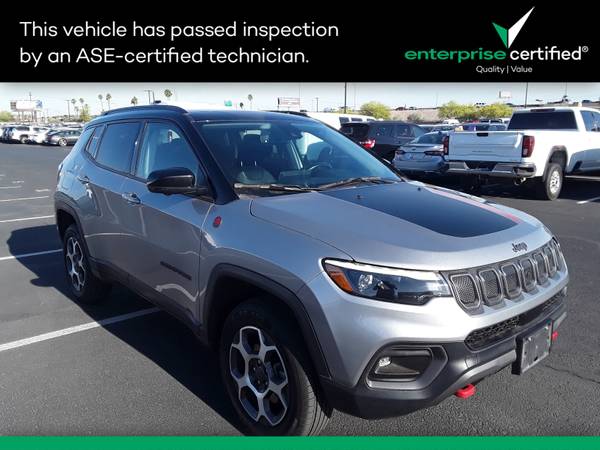 Jeep Compass with VIN: 3C4NJDDB8NT224293
