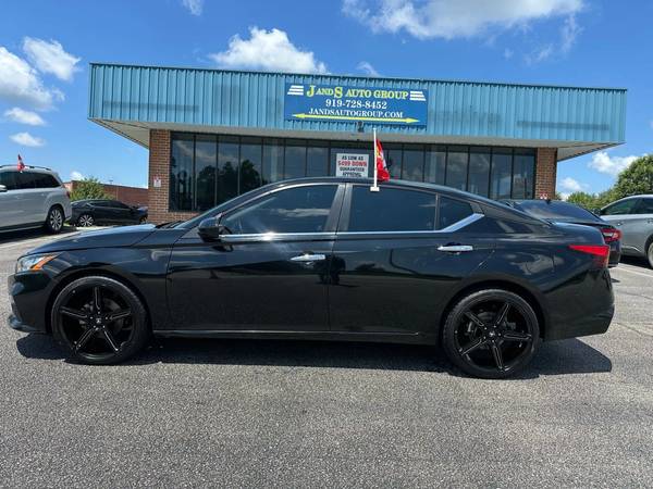 Nissan Altima with VIN: 1N4BL4DW9MN310278