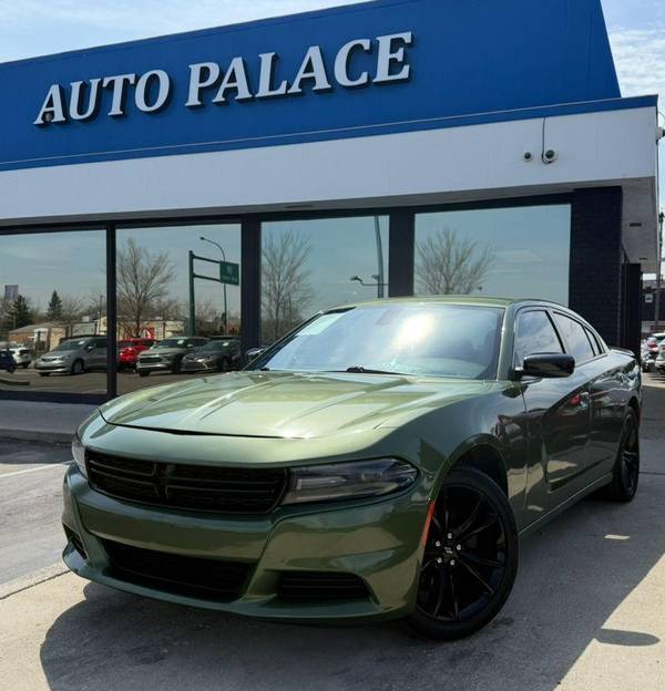 Dodge Charger with VIN: 2C3CDXBGXJH312204