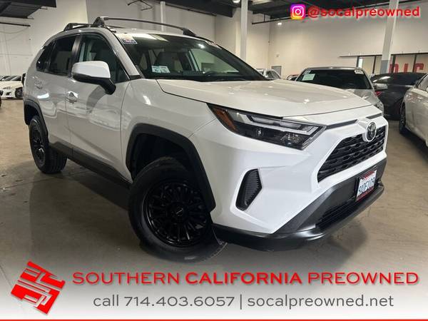 Toyota RAV4 with VIN: 2T3W1RFV4NC174902