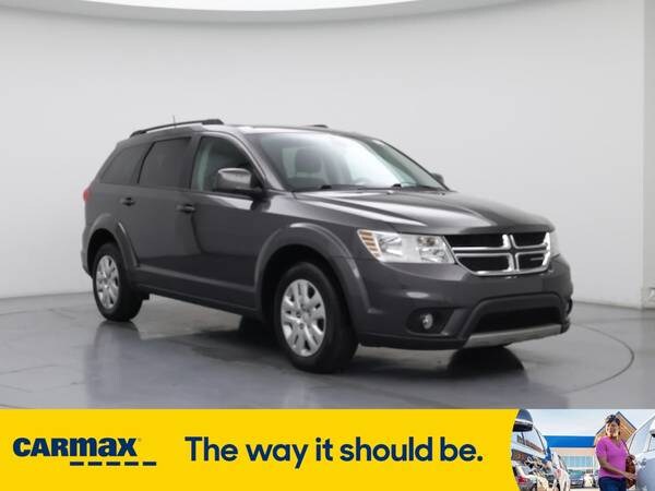 Dodge Journey with VIN: 3C4PDCBG0KT869427