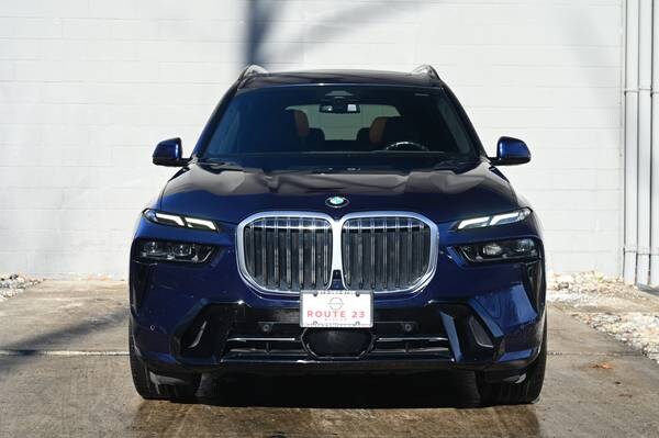 BMW X7 with VIN: 5UX23EM05P9P17232