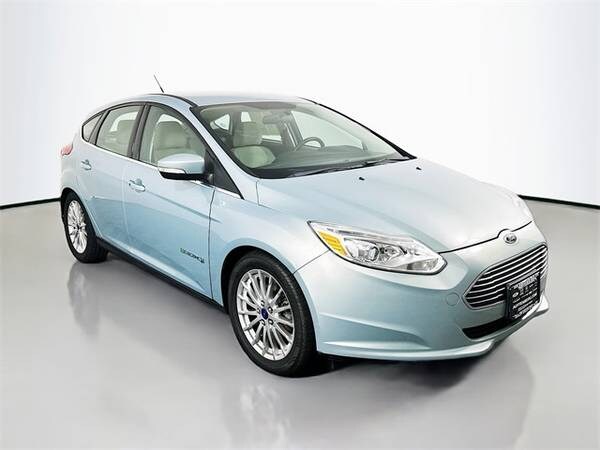 Ford Focus with VIN: 1FADP3R4XEL213229