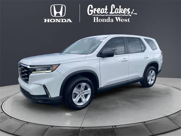 Honda Pilot with VIN: 5FNYG1H28PB019224