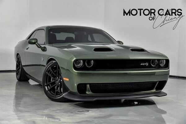 Dodge Challenger with VIN: 2C3CDZC9XPH692388