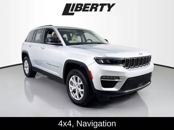 Jeep Grand Cherokee with VIN: 1C4RJHBG2N8613906