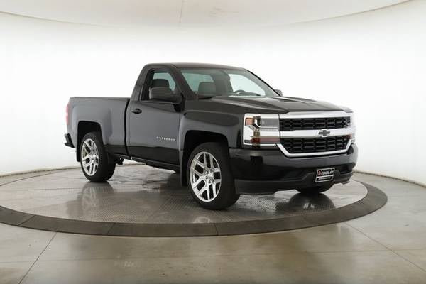 Chevrolet Silverado 1500 with VIN: 1GCNCNEH2HZ311218