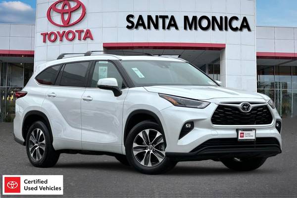 Toyota Highlander with VIN: 5TDKDRAH3PS037931