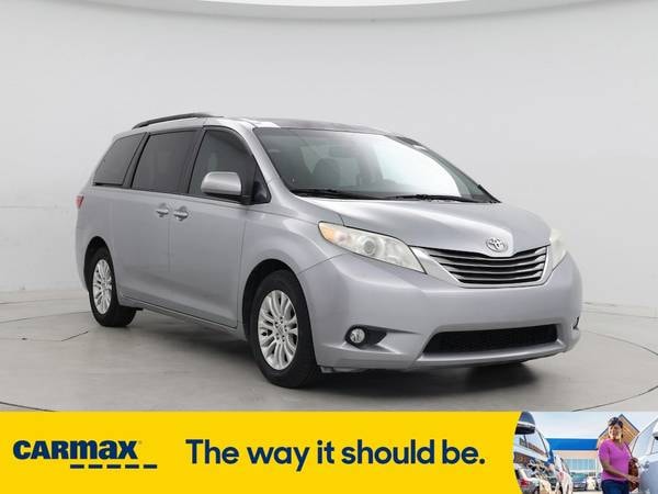Toyota Sienna with VIN: 5TDYK3DC4FS626658