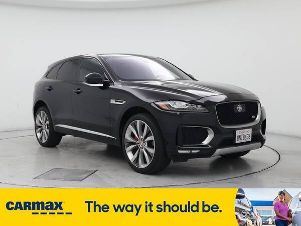 Jaguar F-PACE with VIN: SADCM2FV7LA635316