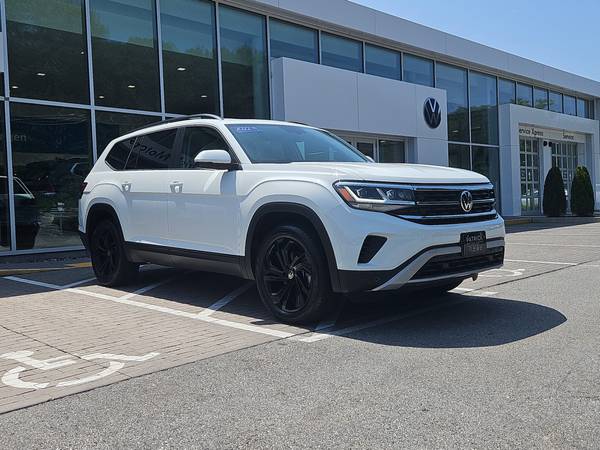 Volkswagen Atlas with VIN: 1V2KR2CA4NC540812