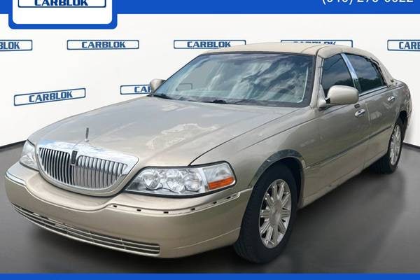 2011 Lincoln Town Car Signature Limited