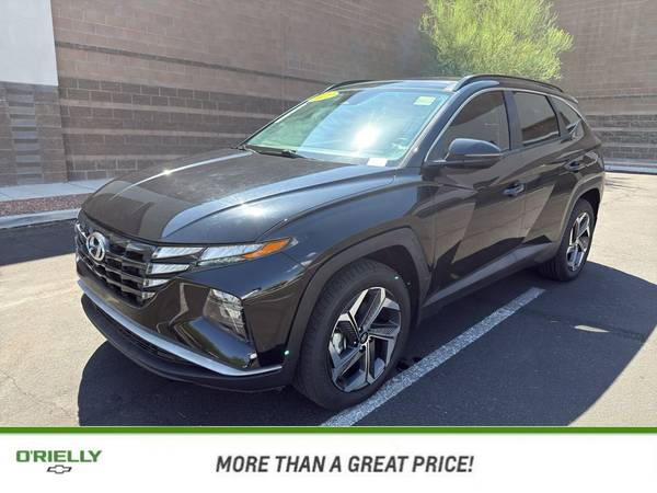 Hyundai Tucson with VIN: KM8JFCA18NU034405