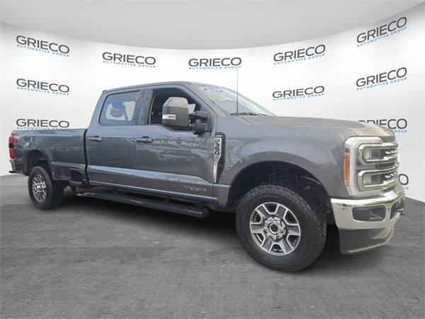 Ford F-350 Super Duty with VIN: 1FT8W3BT7PEC81883