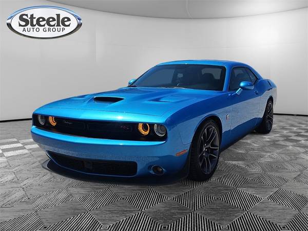 Dodge Challenger with VIN: 2C3CDZFJ8PH654504