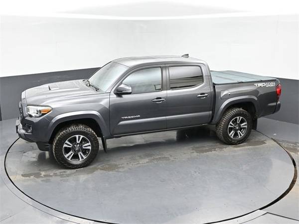 Toyota Tacoma with VIN: 3TMCZ5ANXKM285977