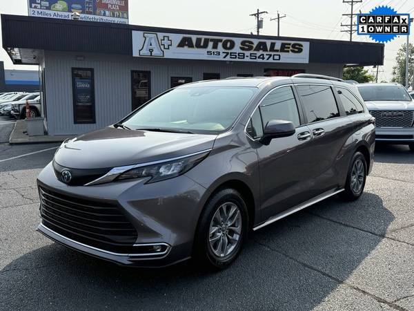 Toyota Sienna with VIN: 5TDYRKEC3RS193293