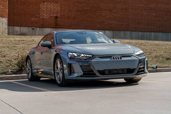 Audi e-tron GT with VIN: WAUFJBFW7P7002583