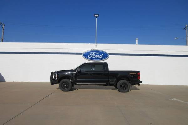 2023 Ford F-350 Super Duty Lariat  Crew Cab