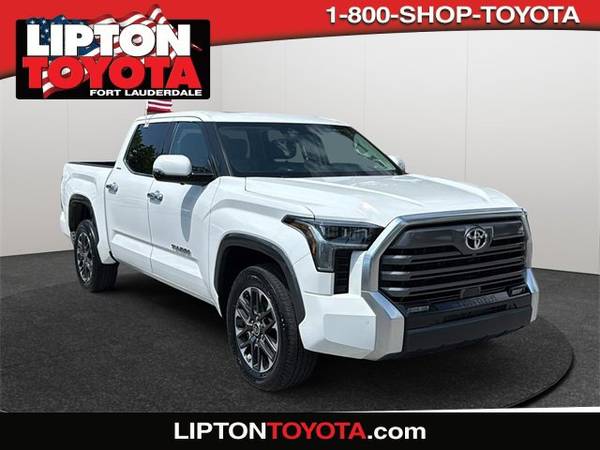 Toyota Tundra with VIN: 5TFJA5DB7NX043114