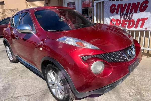 2011 Nissan Juke SV Hatchback