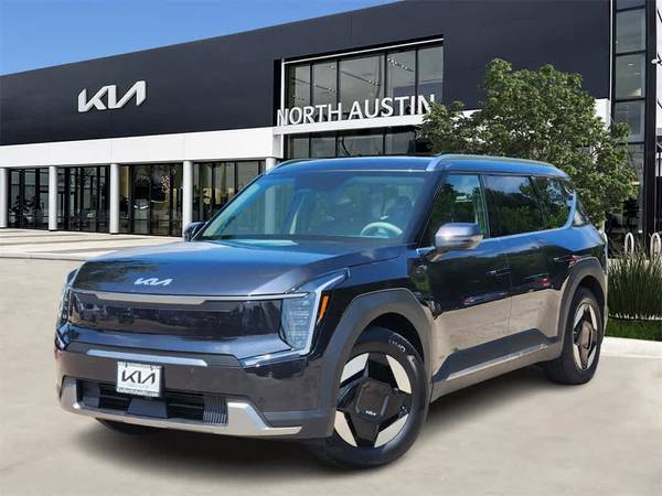 Kia EV9 with VIN: 5XYAFFS50SG003069