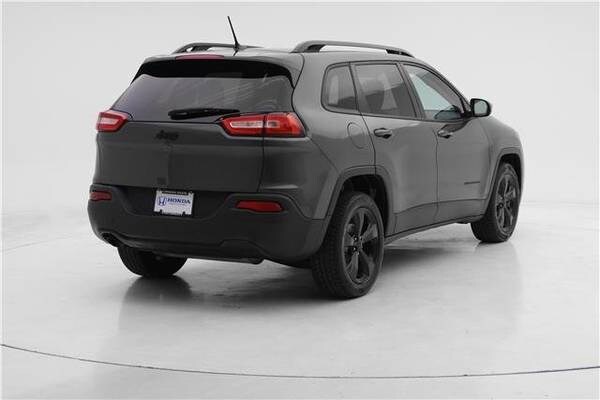 Jeep Cherokee with VIN: 1C4PJLCB3JD538440