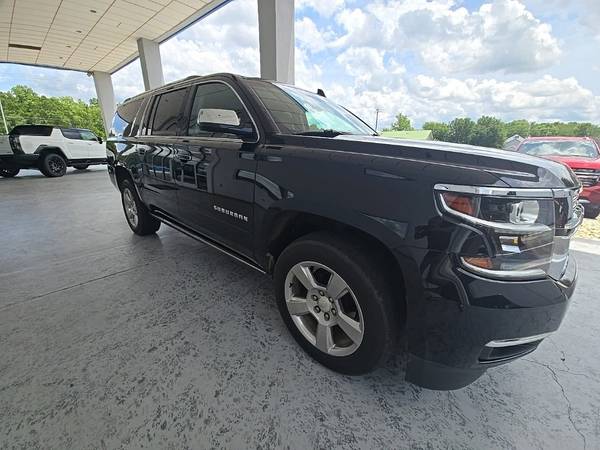 Chevrolet Suburban with VIN: 1GNSKJKC8LR180450