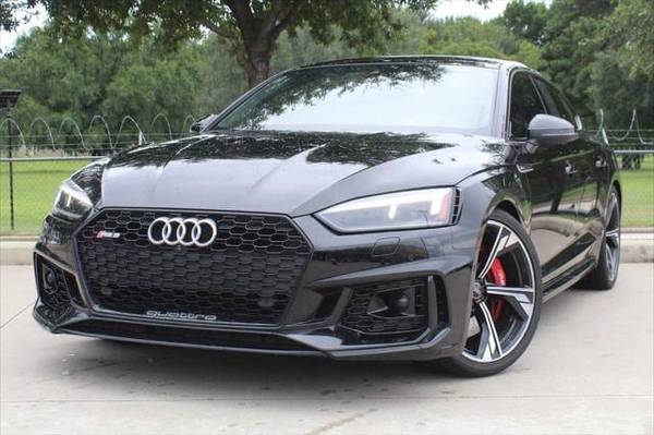 Audi RS 5 with VIN: WUABWCF5XKA900819