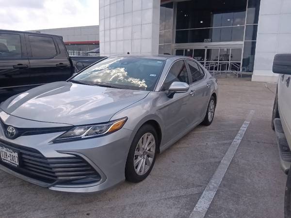 Toyota Camry with VIN: 4T1R11AK2RU885166