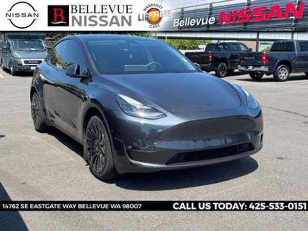 Tesla Model Y with VIN: 7SAYGDEE4RF984698