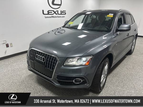 Audi Q5 with VIN: WA1D7AFP7GA048701