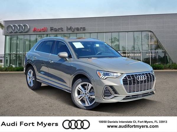 Audi Q3 with VIN: WA1EECF36N1045286
